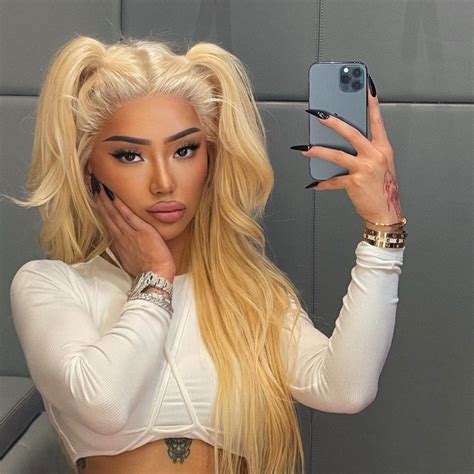 Nikita Dragun Wild Show: Shemale Webcam Amateur Porn